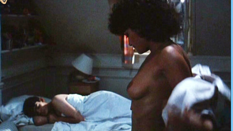 Pic: Souad Amidou in Petit Con