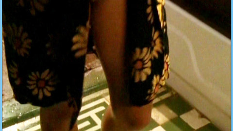 Pic: Julia Thurnau in Klinik unter Palmen