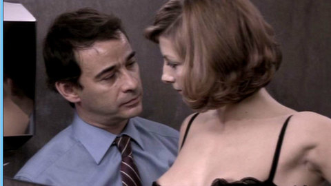 Pic: Najwa Nimri in The Method