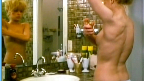 Pic: Isabelle Mergault in Vous habitez chez vos parents?