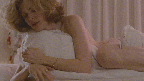 Pic: Lois Chiles in Broadcast News (1987)