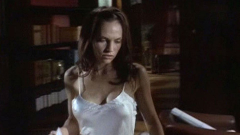 Pic: Jolene Blalock in Diamond Hunters null
