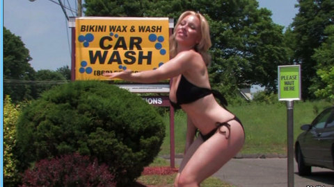 Pic: Rachael Robbins in Bikini Bloodbath Car Wash