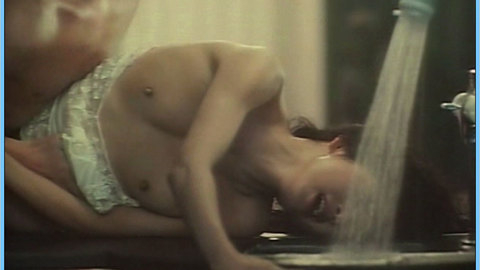 Pic: Hitomi Kuroki in Ryakudatsu ai