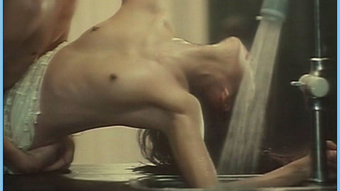 Pic: Hitomi Kuroki in Ryakudatsu ai