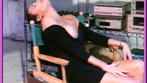Pic: Erika Nann in Die Watching