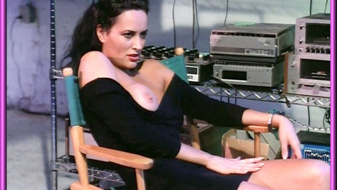 Pic: Erika Nann in Die Watching