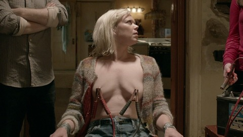 Pic: Emily Bergl in Shameless