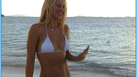 Pic: Anna Kournikova in Sports Illustrated: Swimsuit 2004