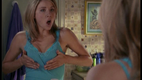 Pic: Sarah Chalke in Scrubs (2001-2009)