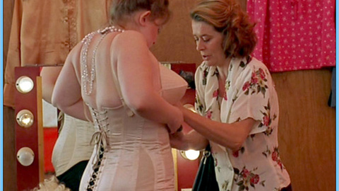 Pic: Eva van der Gucht in Everybody's Famous