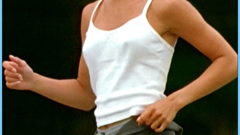 Pic: Lisa Martinek in Der Mann von nebenan