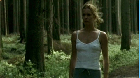 Pic: Lisa Martinek in Der Mann von nebenan