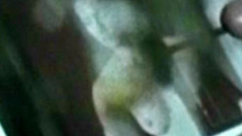 Pic: Lisa Martinek in Der Mann von nebenan lebt!