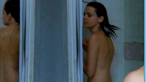 Pic: Roxane Mesquida in Les vagues