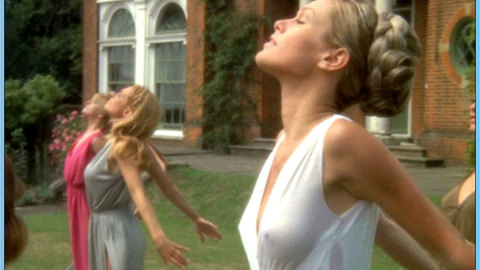 Pic: Suzanna Leigh in Lust for a Vampire