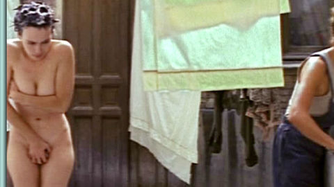 Pic: Ariadna Gil in Libertarias