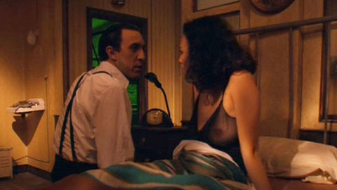 Pic: Ariadna Gil in La virgen de la lujuria