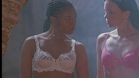 Pic: Regina Hall in Scary Movie 2