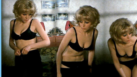 Pic: Carol Hawkins in Monique