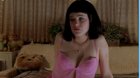 Pic: Caroline Dhavernas in Niagara Motel