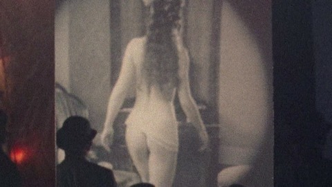 Pic: Honey Lauren in Dracula