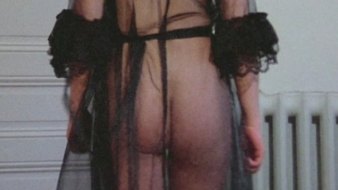 Pic: Monica Swinn in Barbed Wire Dolls