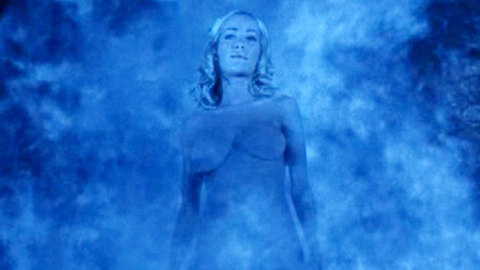 Pic: Ophélie Winter in She