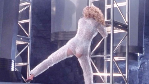 Pic: Ophélie Winter in 2001: A Space Travesty