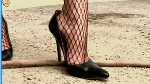 Pic: Chyna in Alien Tracker