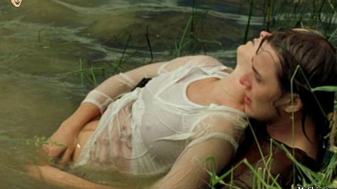 Pic: Taryn Manning in Dandelion