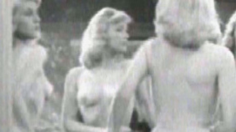 Pic: Agnès Laurent in The Nude Set