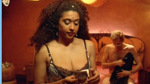 Pic: Vicenta N'Dongo in Airbag (1997)