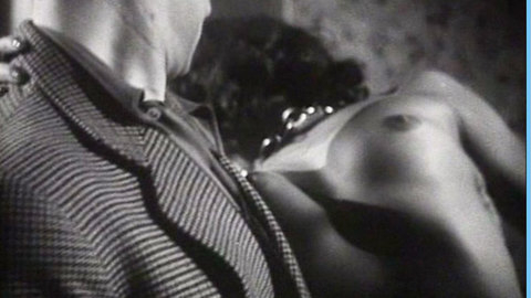 Pic: Françoise Arnoul in L' Épave