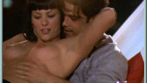 Pic: Jezebelle Bond in Palabras calientes