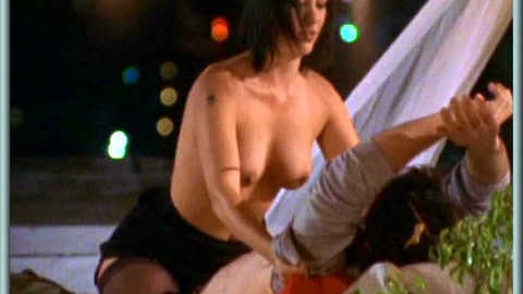 Pic: Jezebelle Bond in Palabras calientes