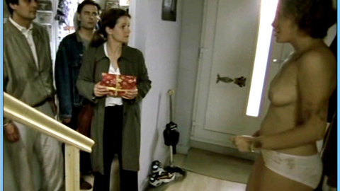 Pic: Maren Eggert in Die Frau am Ende der Strasse