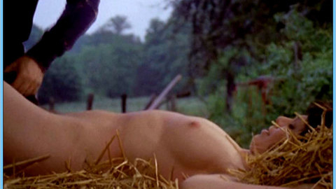 Pic: Antonia Lotito in Crimson