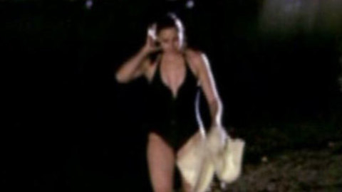 Pic: Mía Maestro in Deep Water