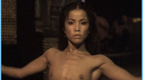 Pic: Yoko in The Sidewalks of Bangkok