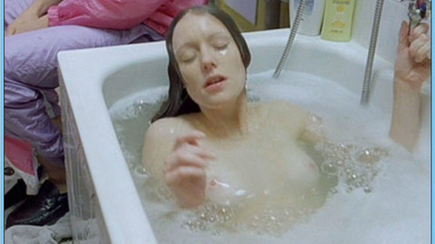 Pic: Lavinia Wilson in Gun-shy