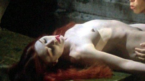 Pic: Sandrine Thoquet in La fiancée de Dracula