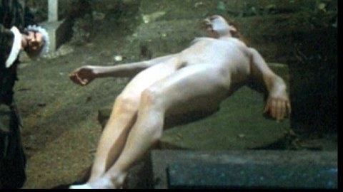 Pic: Sandrine Thoquet in La fiancée de Dracula