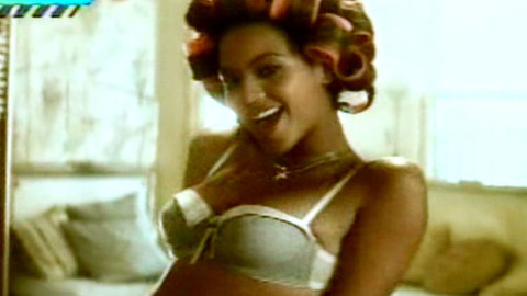 Pic: Beyoncé Knowles in Irreplaceable