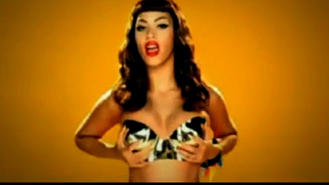 Pic: Beyoncé Knowles in Video Phone