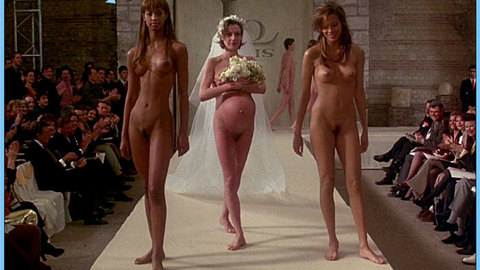 Pic: Georgianna Robertson in Ready to Wear