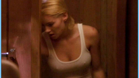 Pic: Elisha Cuthbert in 24