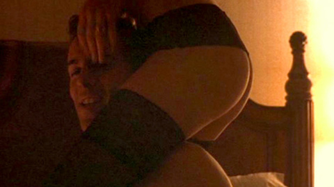 Pic: Elizabeth Banks in The Sisters