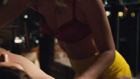 Pic: Elizabeth Banks in Walk of Shame