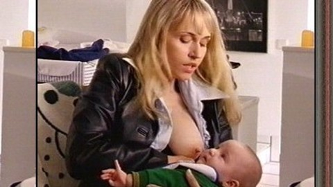 Pic: Anica Dobra in Frau zu sein bedarf es wenig